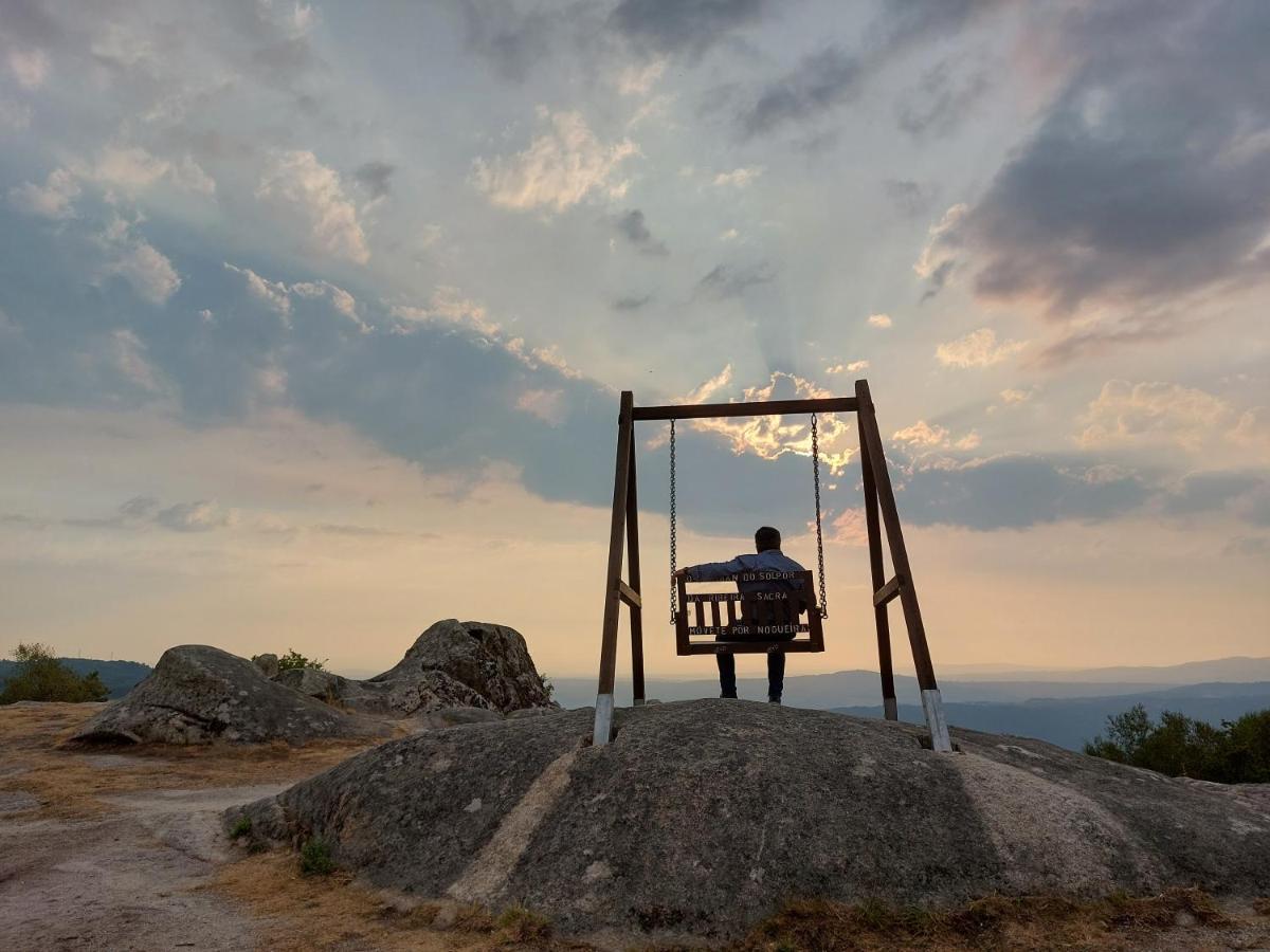 La Casa De Las Rocas - En La Ribeira Sacra 노게이라데라민 외부 사진